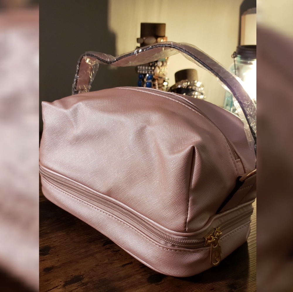 😍 Cosmetic💄 Bag NWOT